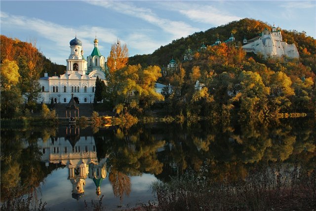 Чем интересна Святогорская лавра для туристов?